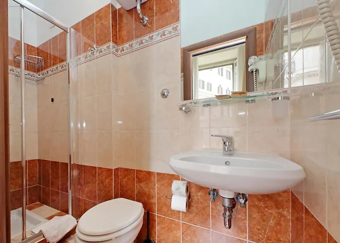 Pensión Domus Maggiore 4*